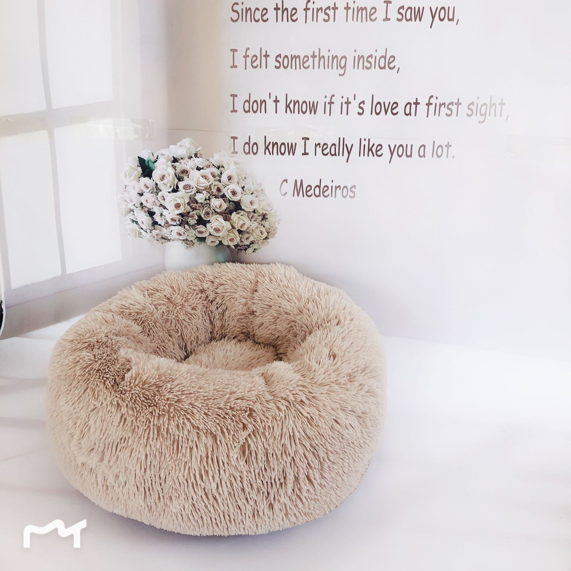 Plush Round Pet Nest Bed – Cozy Self-Warming Dog & Cat Bed